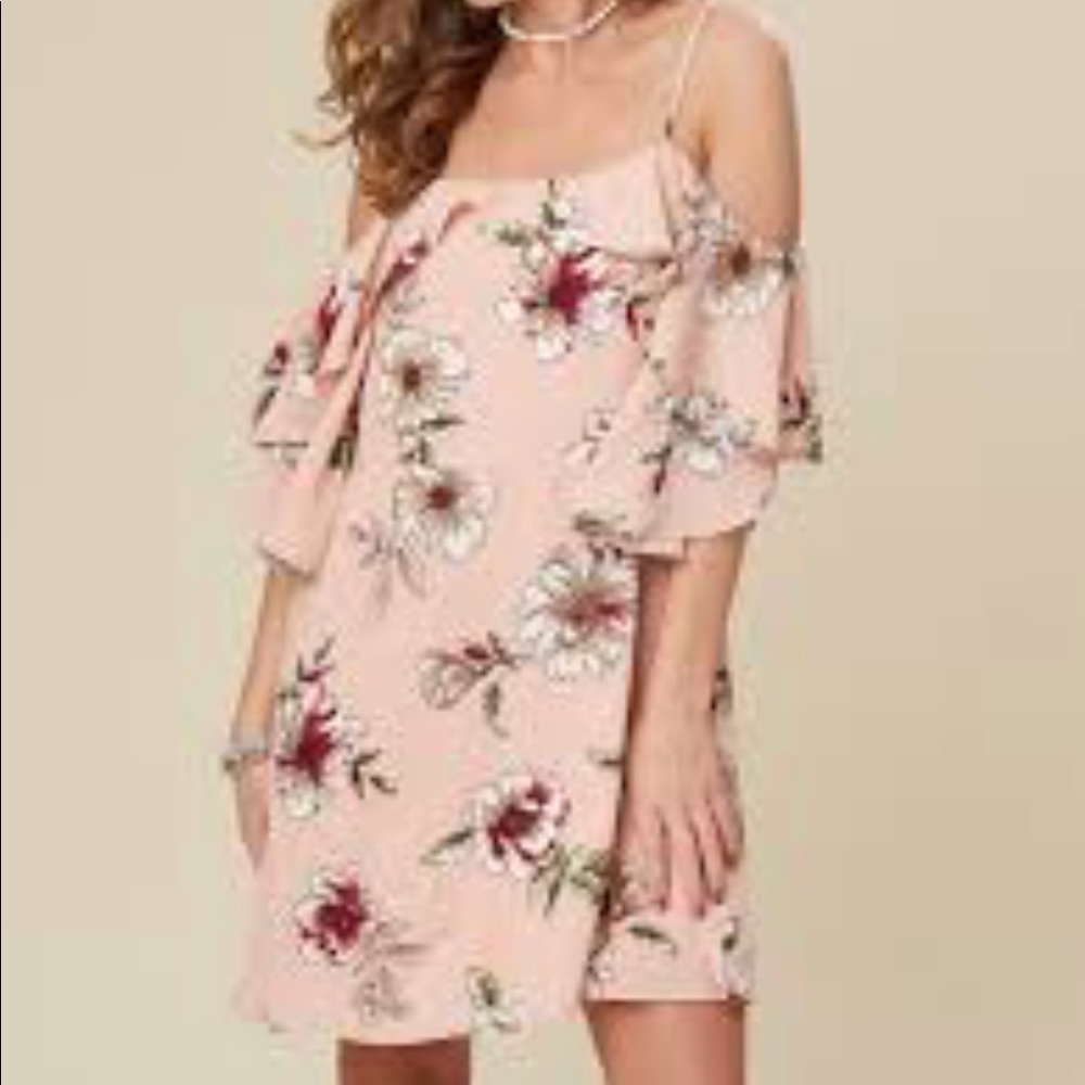 👗🌸ALTERD STATE PINK FLORAL DRESS 👗 🌸